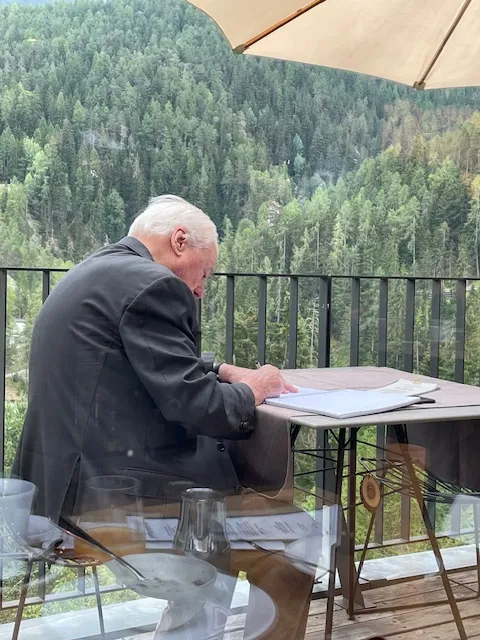 Alexander Kluge in Nairs, während des Kolloquiums Warburgs Passage, 5. August 2022.